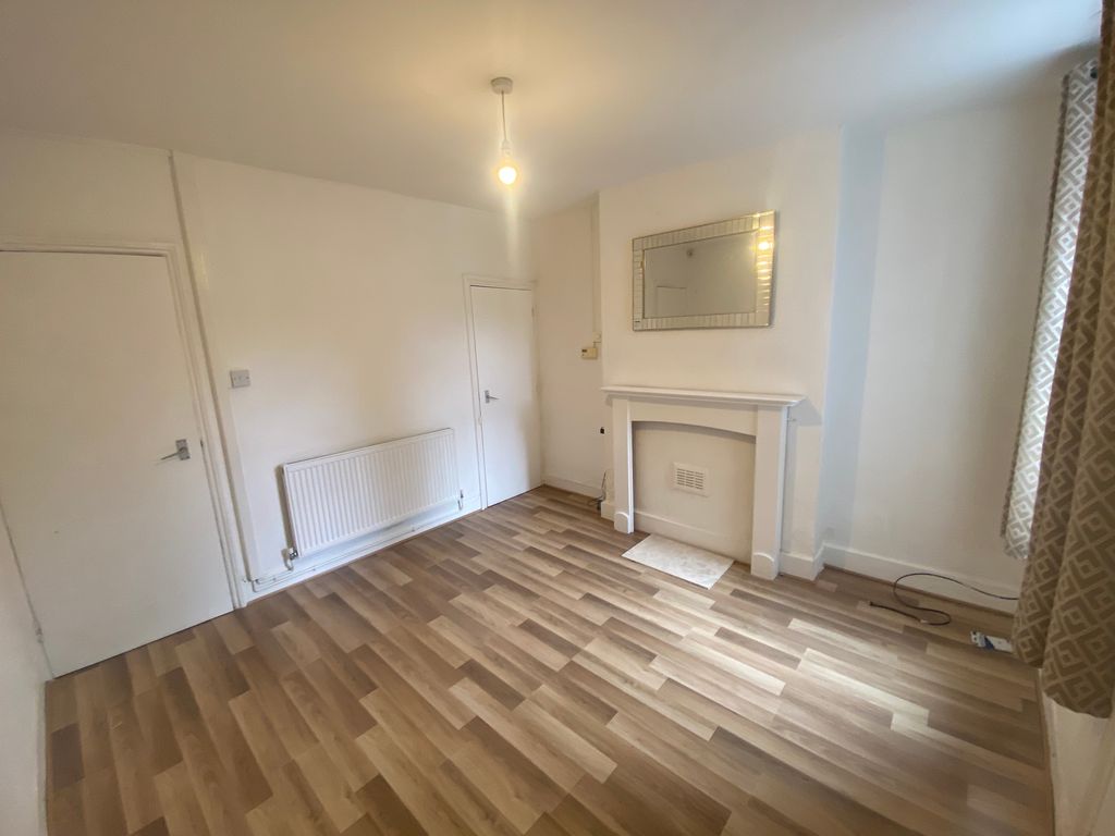 Property photo 1 of 8 Front