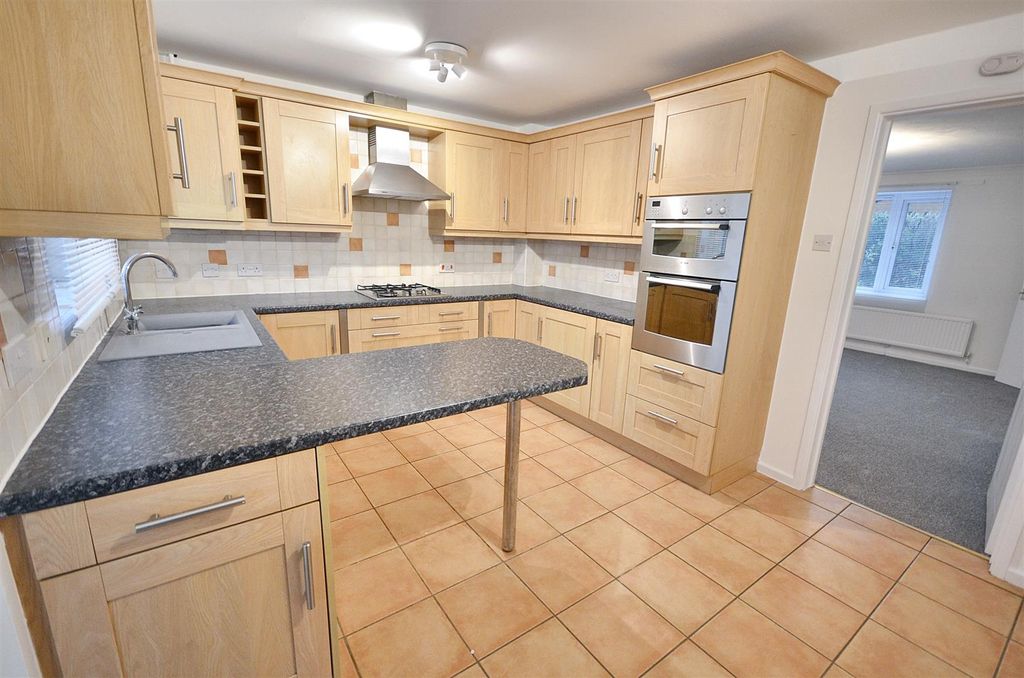 Property photo 3 of 15 Dining Kitchen