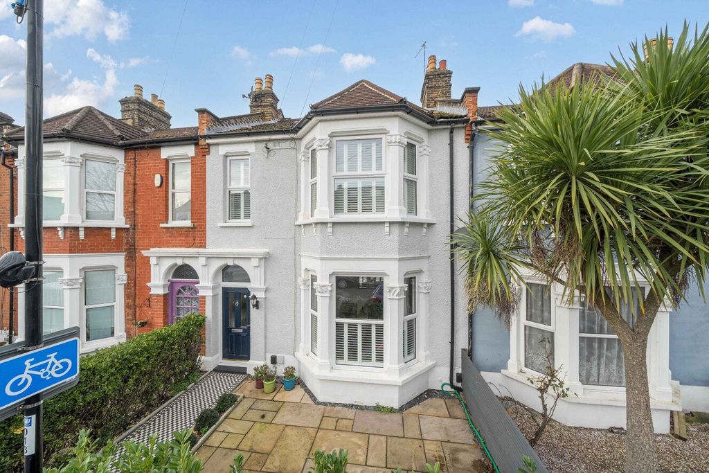 Property photo 3 of 21 Picture 3