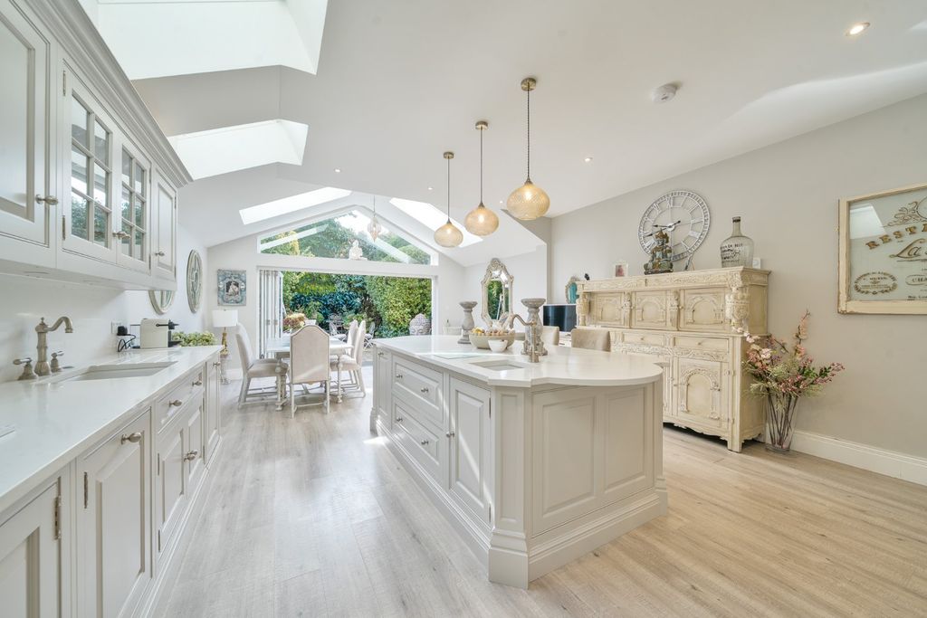 Property photo 1 of 19 Picture No. 03