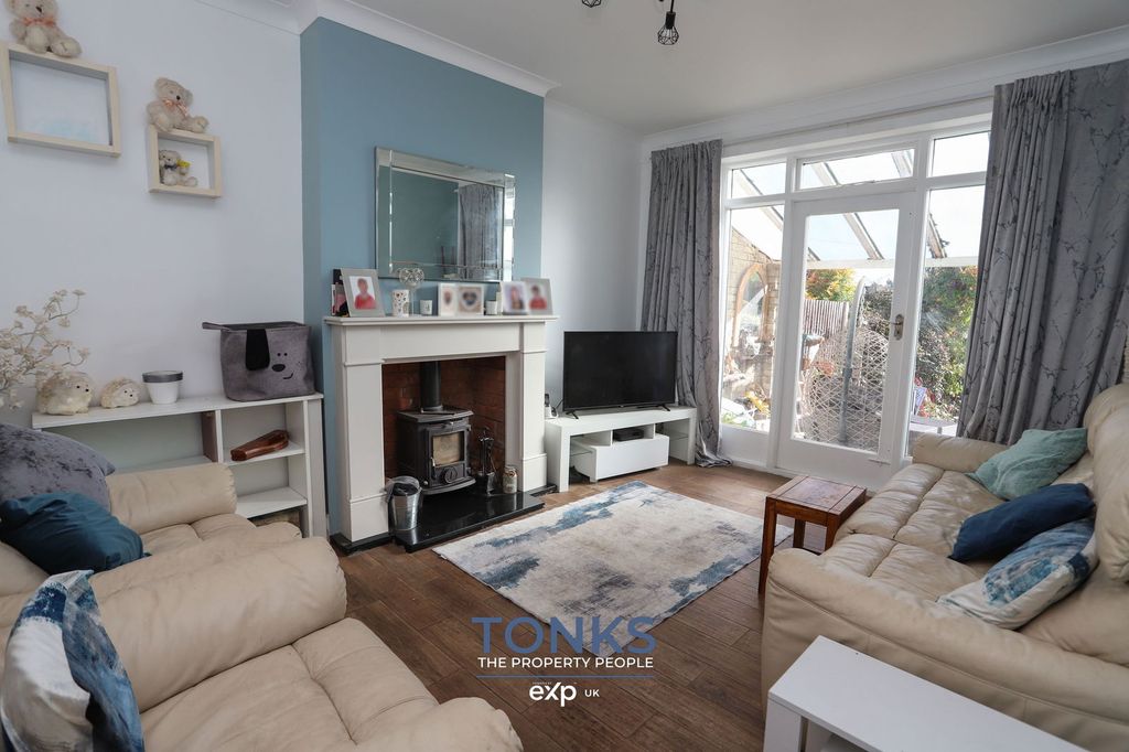 Property photo 2 of 16