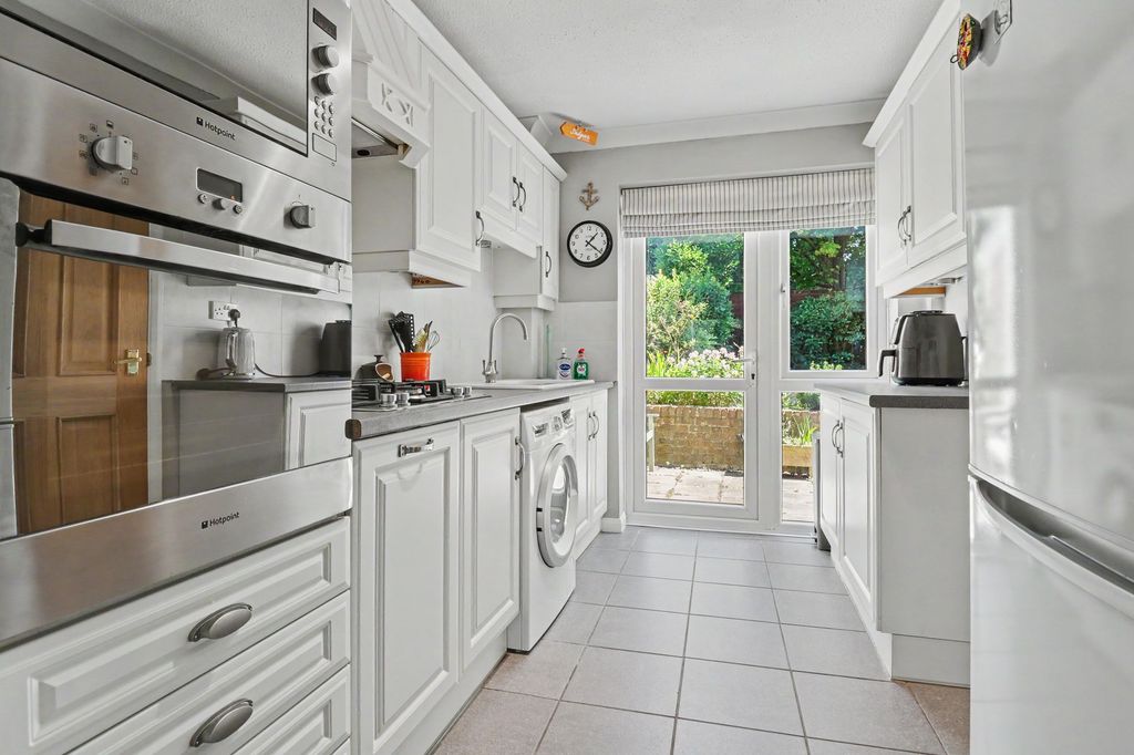 Property photo 3 of 11