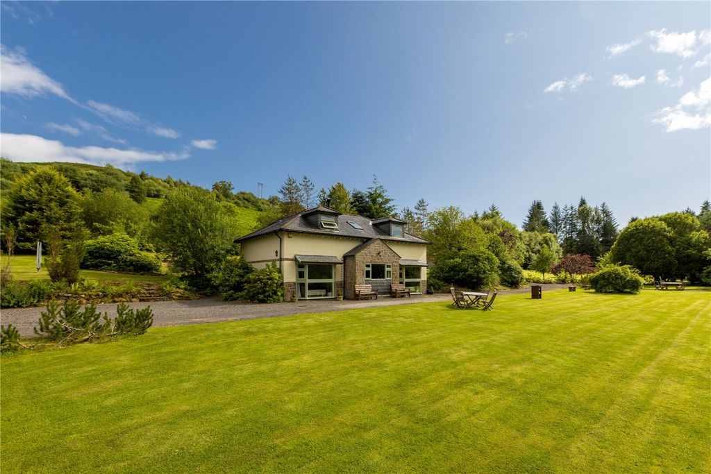 Property photo 3 of 44 Grounds