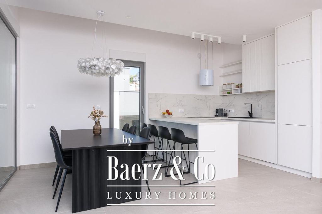 Property photo 3 of 35