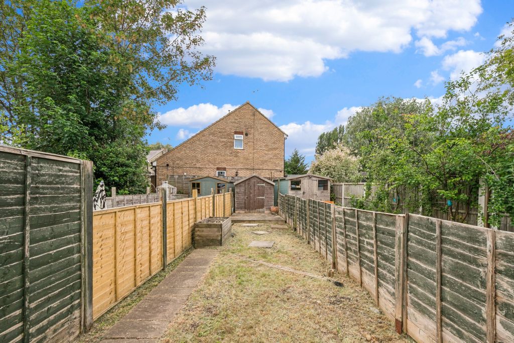 Property photo 3 of 17 5111617