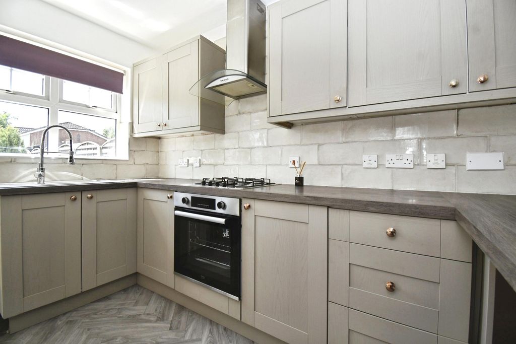 Property photo 3 of 23 Pbox-Img.Jpg