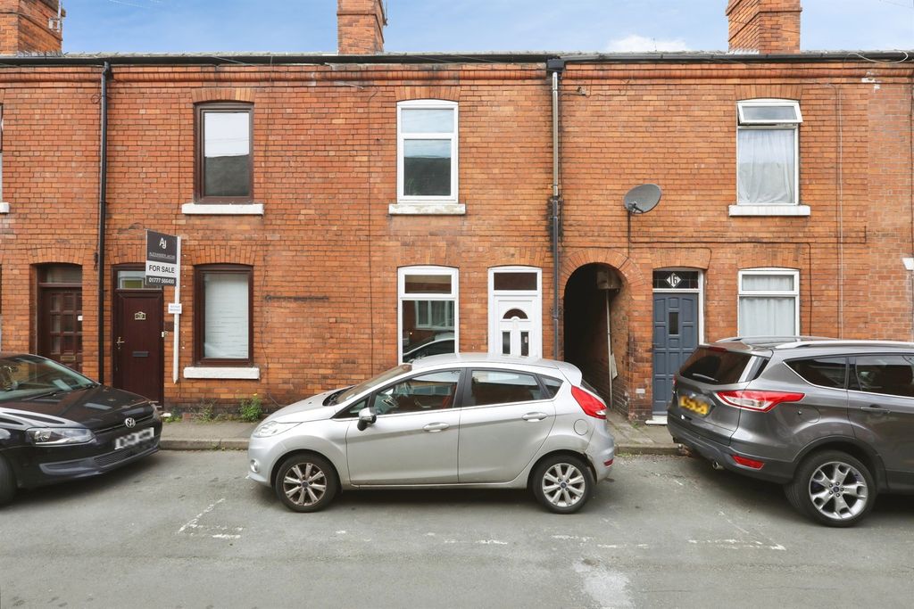 Property photo 1 of 17