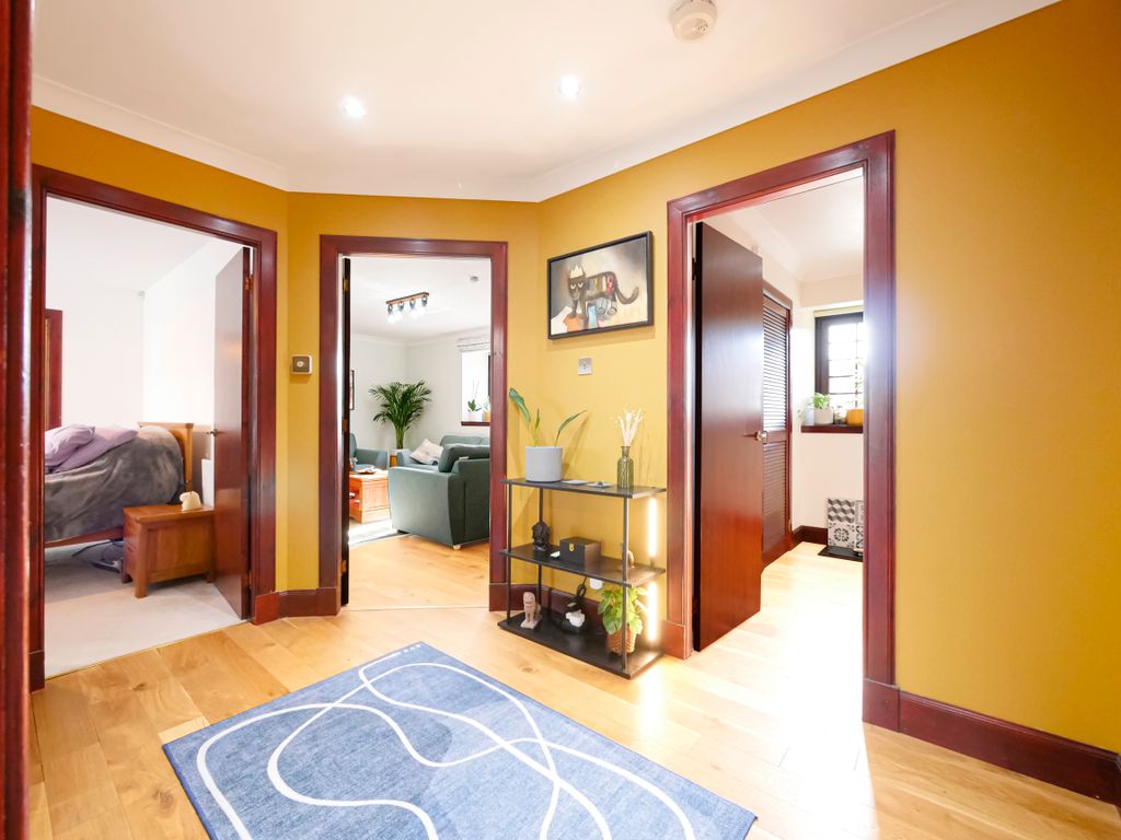 Property photo 3 of 19 Hall-1