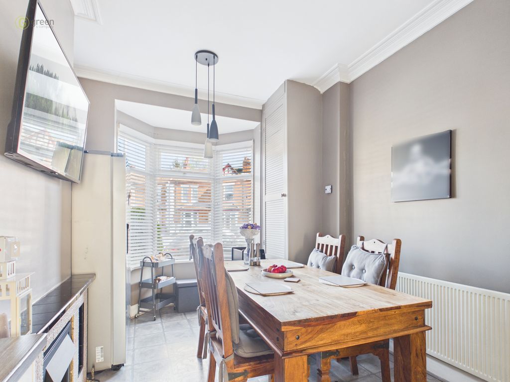 Property photo 3 of 28 Cam05459G0Pr0165Still001