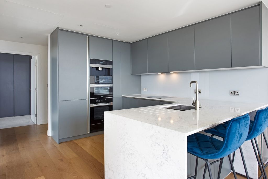 Property photo 2 of 27 Kitchen