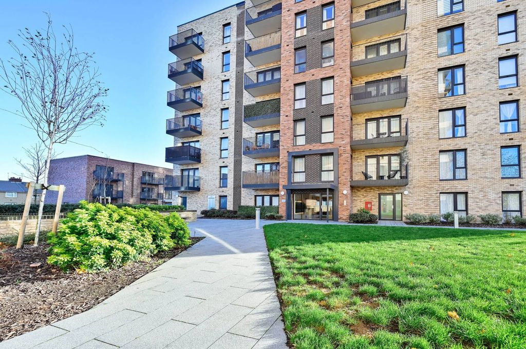 Property photo 1 of 19