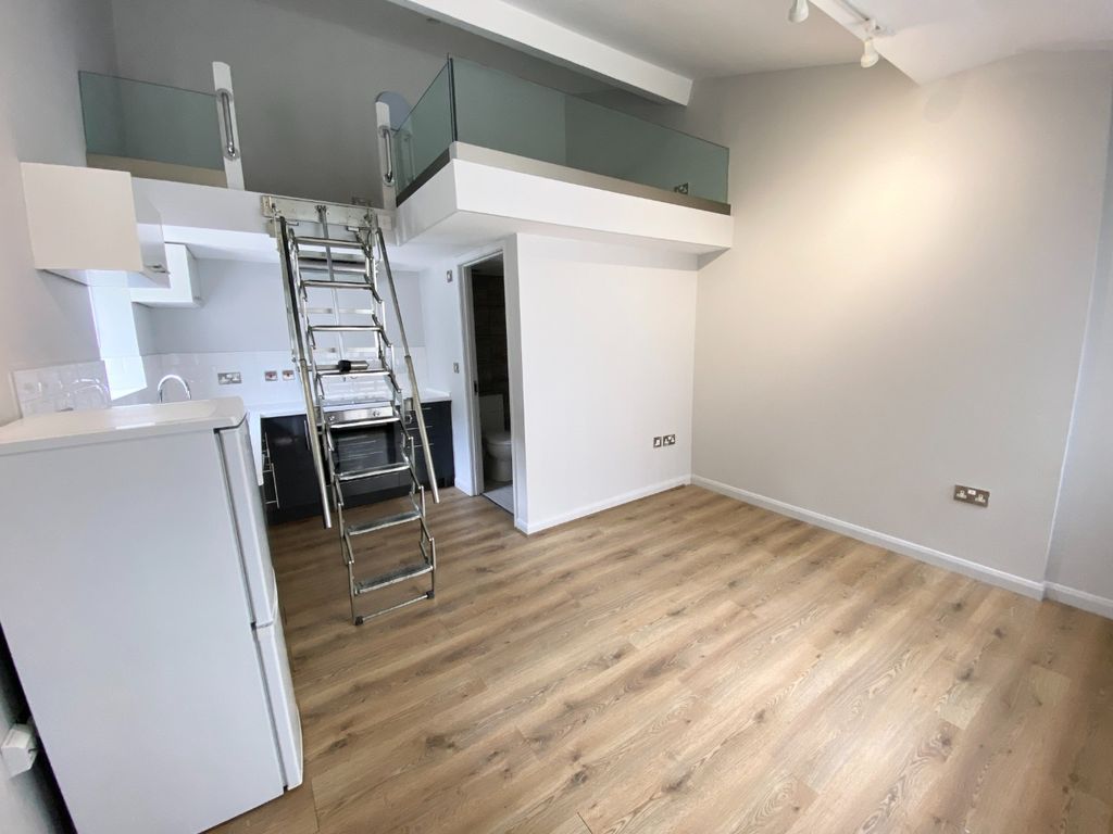 Property photo 2 of 6 4051194