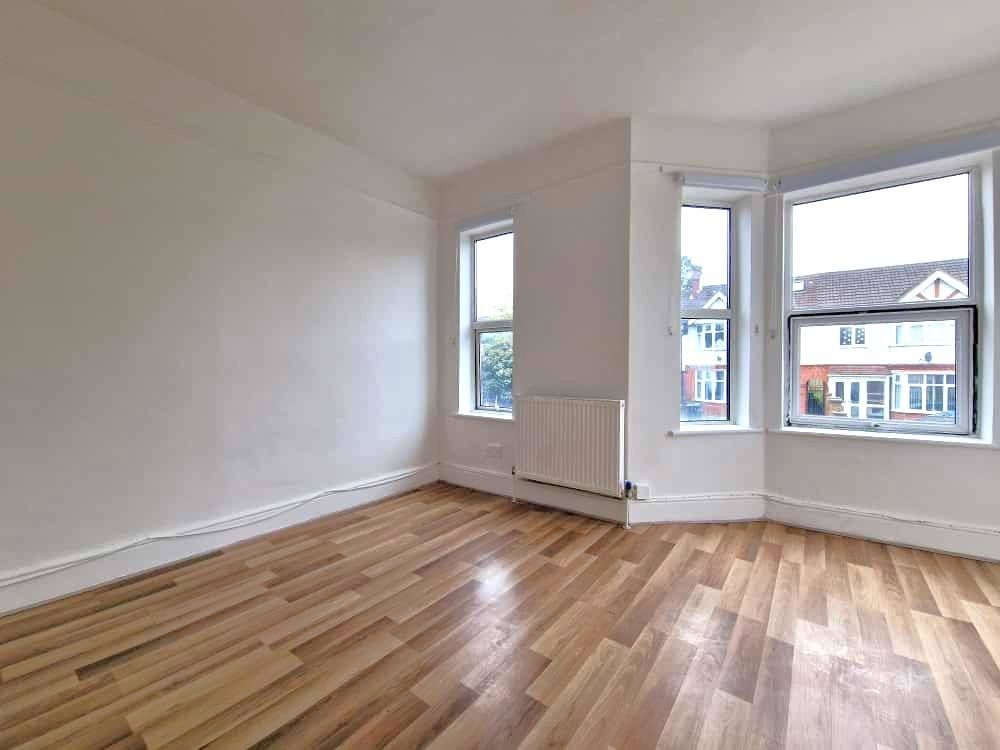 Property photo 2 of 5 Room