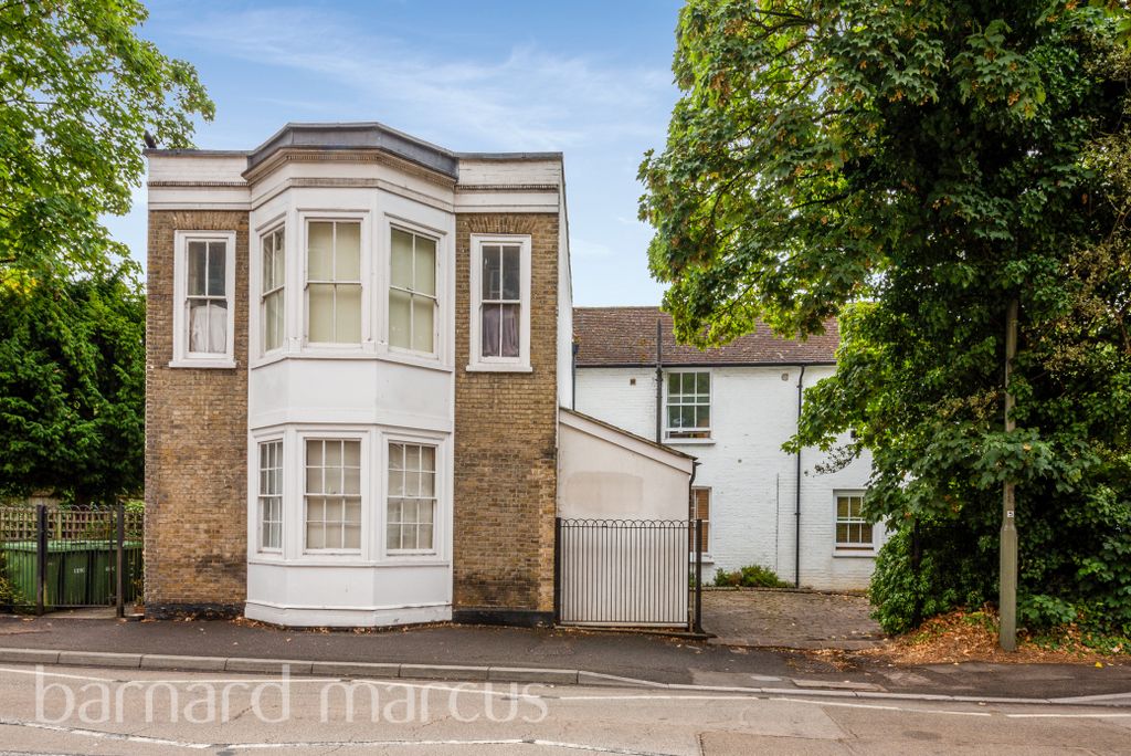 Property photo 1 of 11 Front