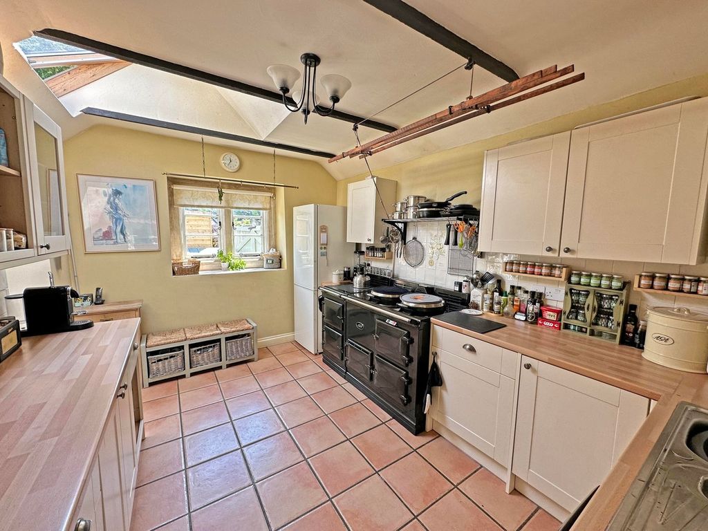 Property photo 3 of 16