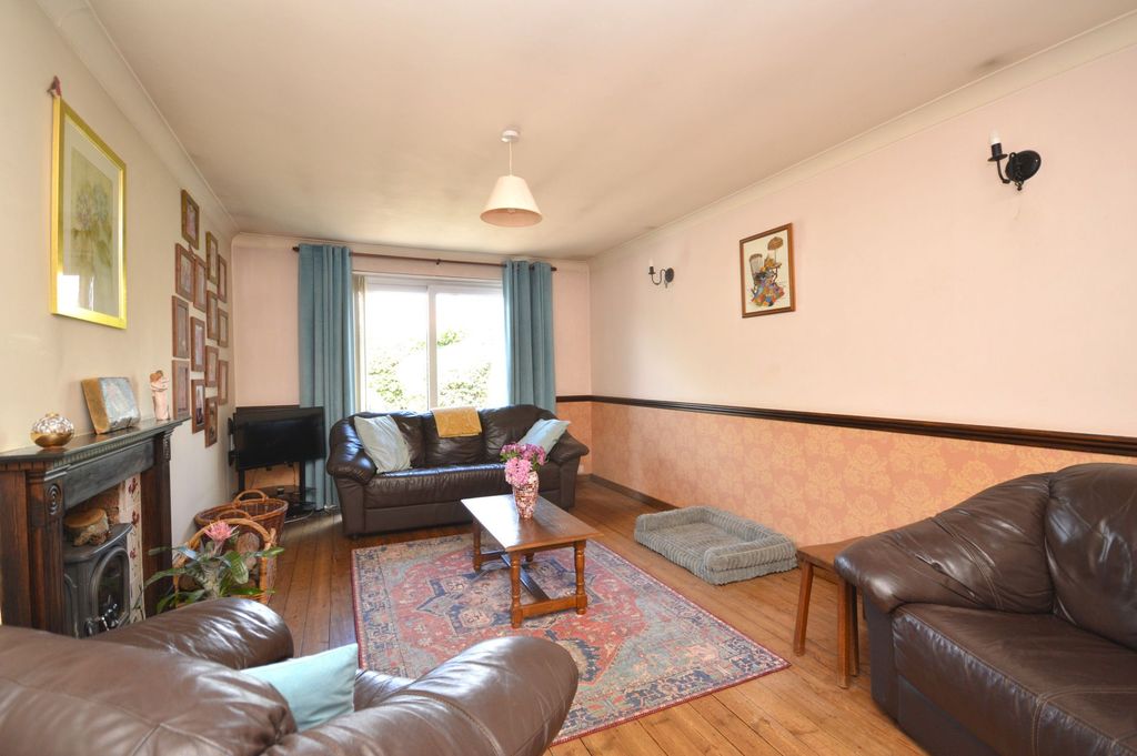 Property photo 2 of 22