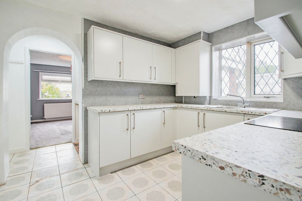 Property photo 2 of 15 Kitchen