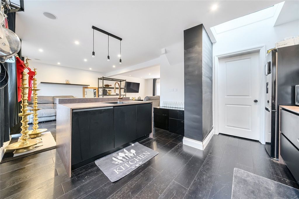 Property photo 3 of 19 Picture No. 15