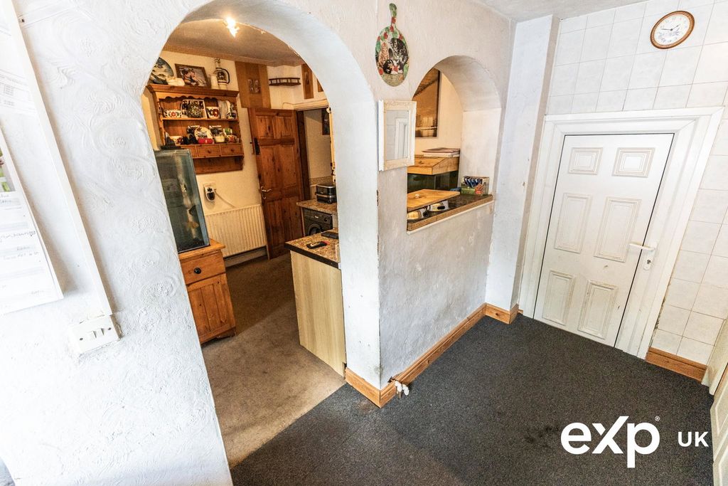 Property photo 2 of 29