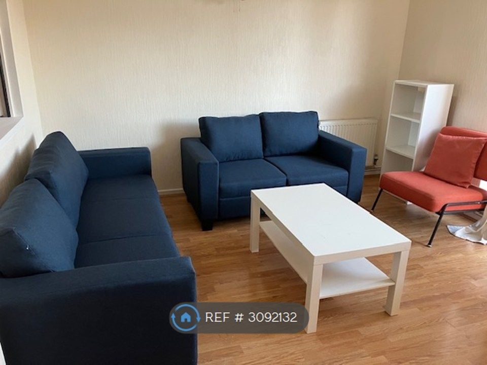 Property photo 2 of 11 Living Room