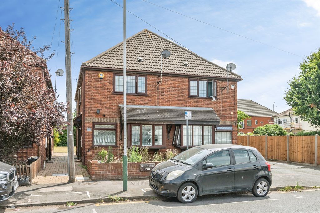 Property photo 1 of 18