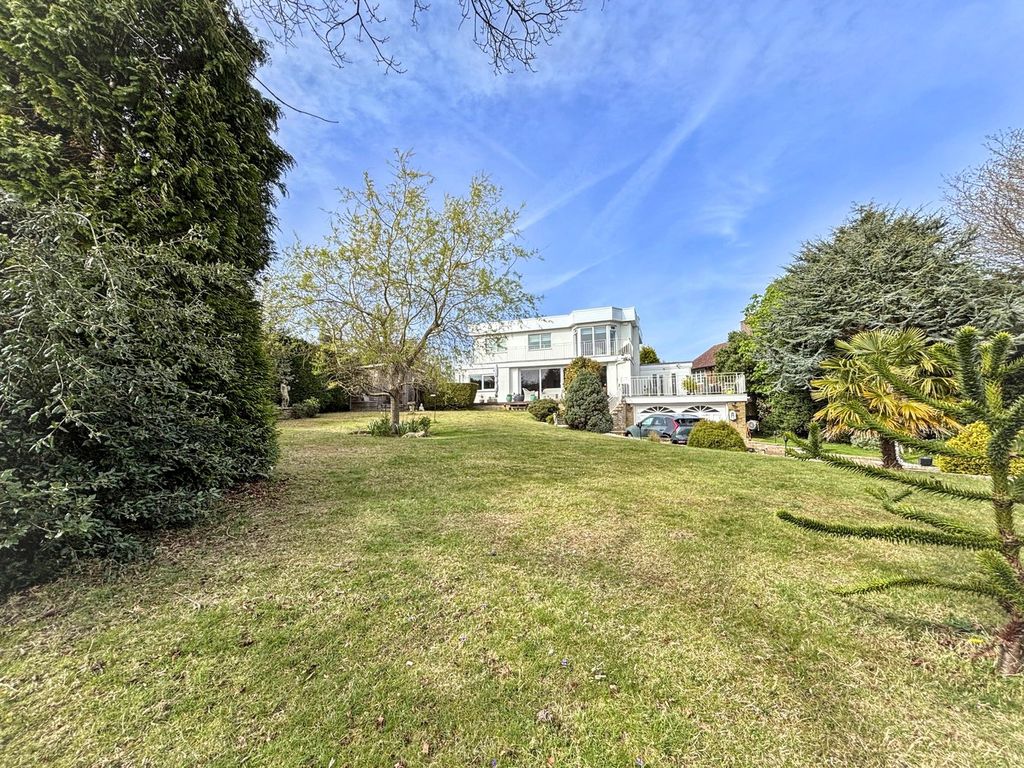 Property photo 1 of 31