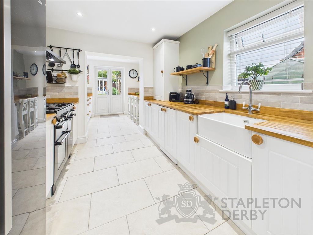 Property photo 2 of 23 Cam04709G0-Pr0208-Still007.Jpg