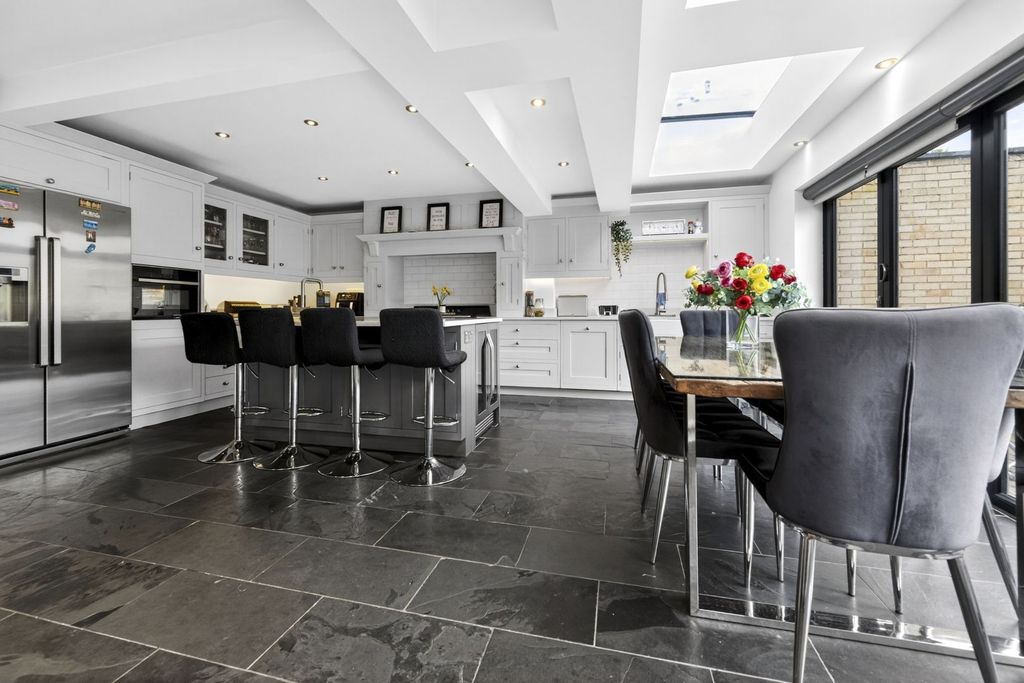 Property photo 2 of 20 Kitchen/Diner