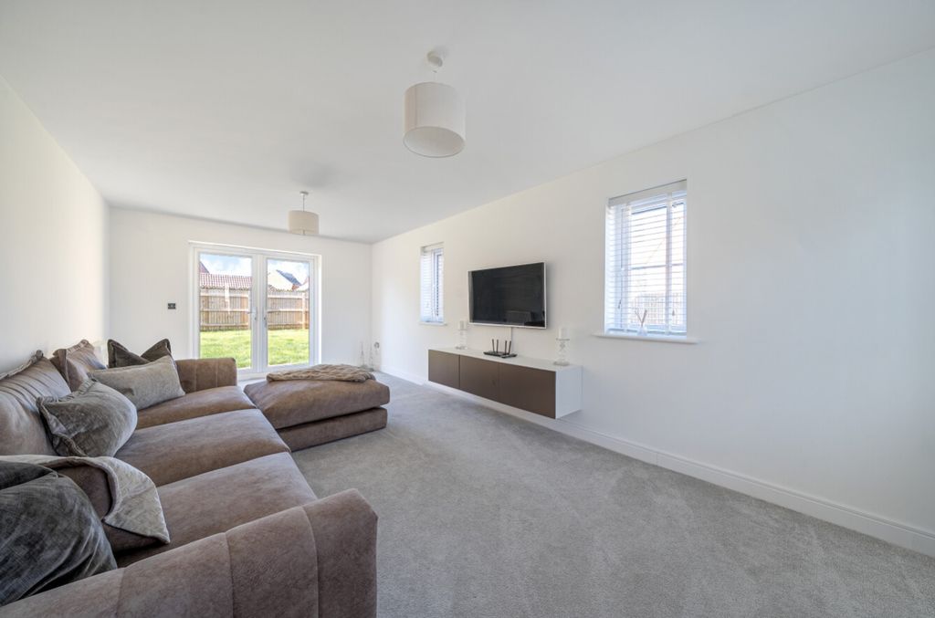 Property photo 2 of 21 1269315 (2)