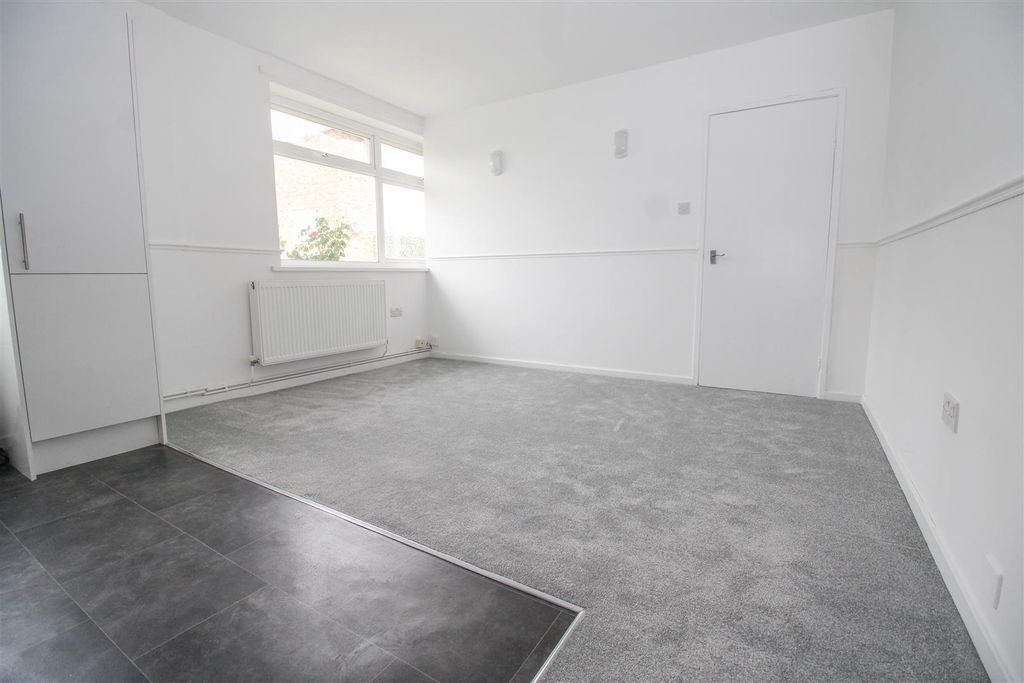 Property photo 3 of 5 Img_3402.Jpg