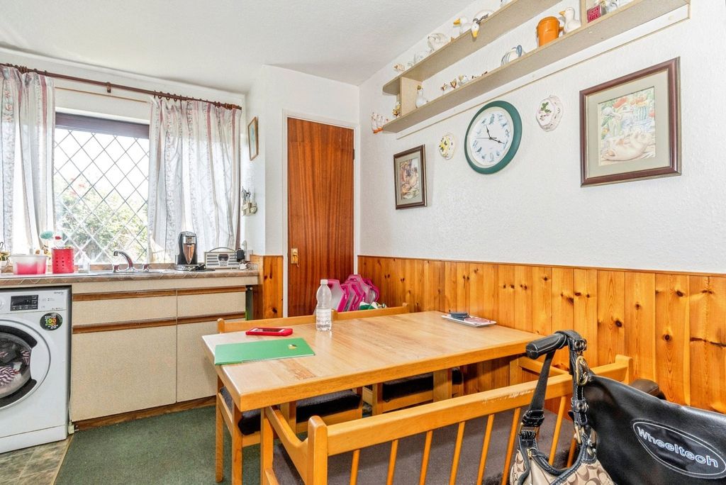 Property photo 3 of 15 Kitchen / Diner