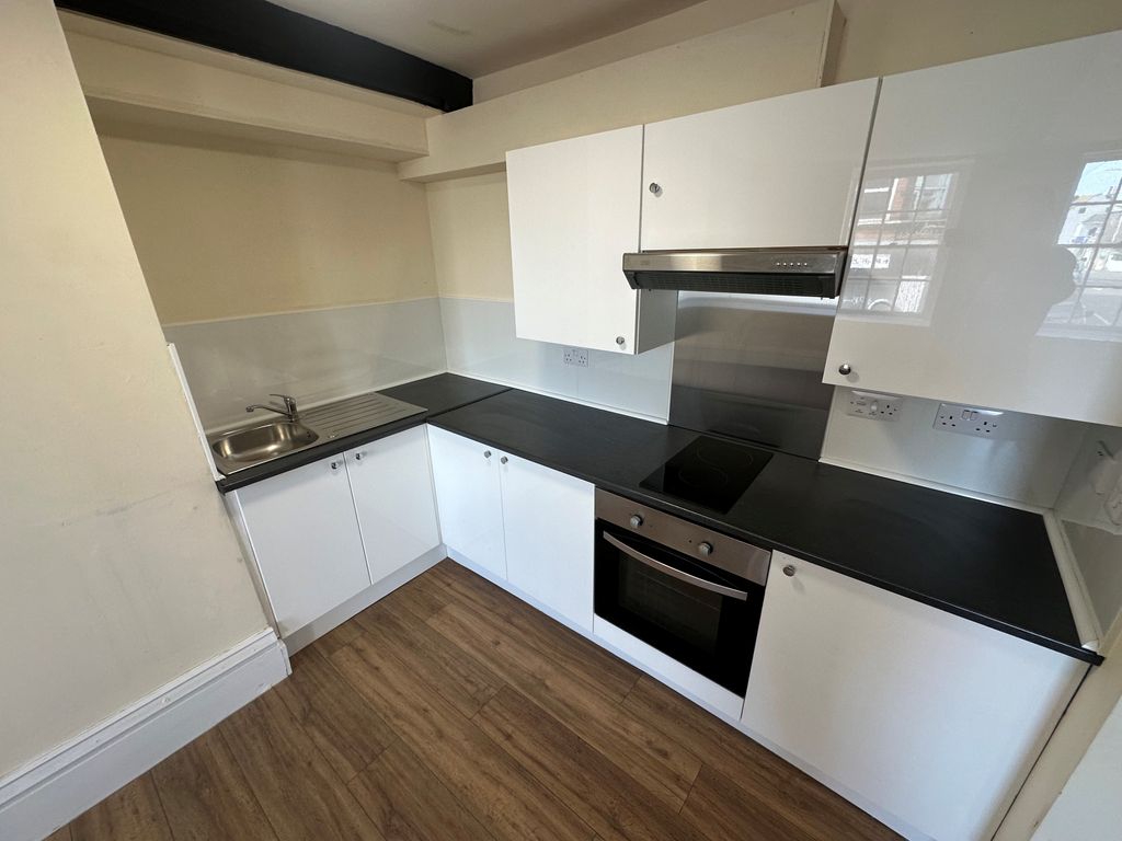 Property photo 3 of 5 Kitchen