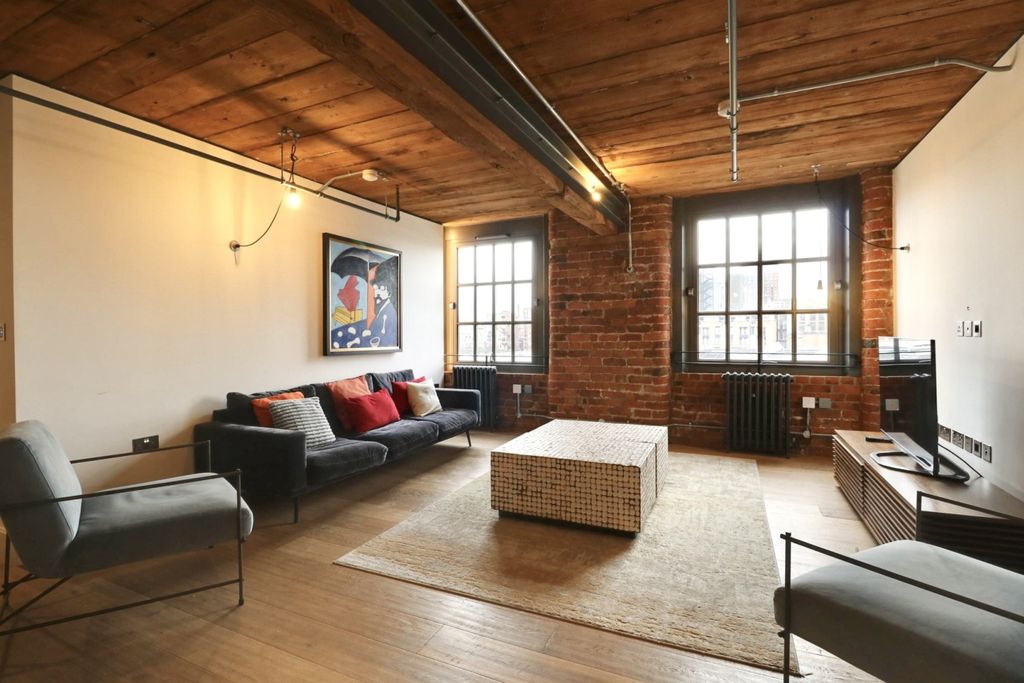 Property photo 1 of 19 826A6Bc1-87d8-40c4-B7d3-B8237Ffee600