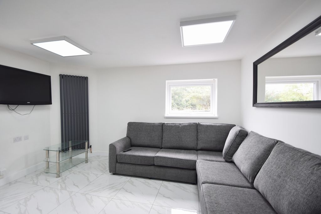 Property photo 2 of 15 Photo 9