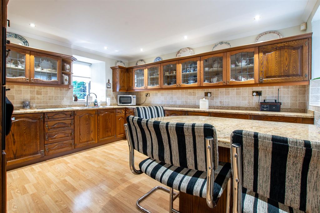 Property photo 2 of 26 Dsc_1026-Hdr.Jpg