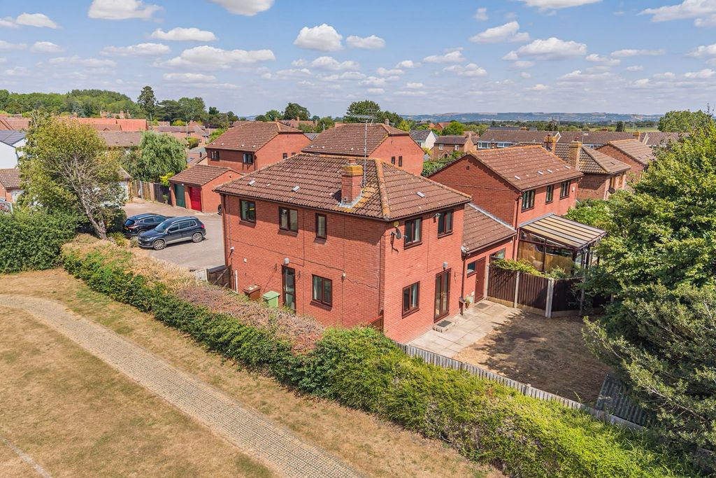 Property photo 3 of 18