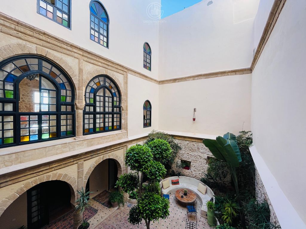 Property photo 2 of 35