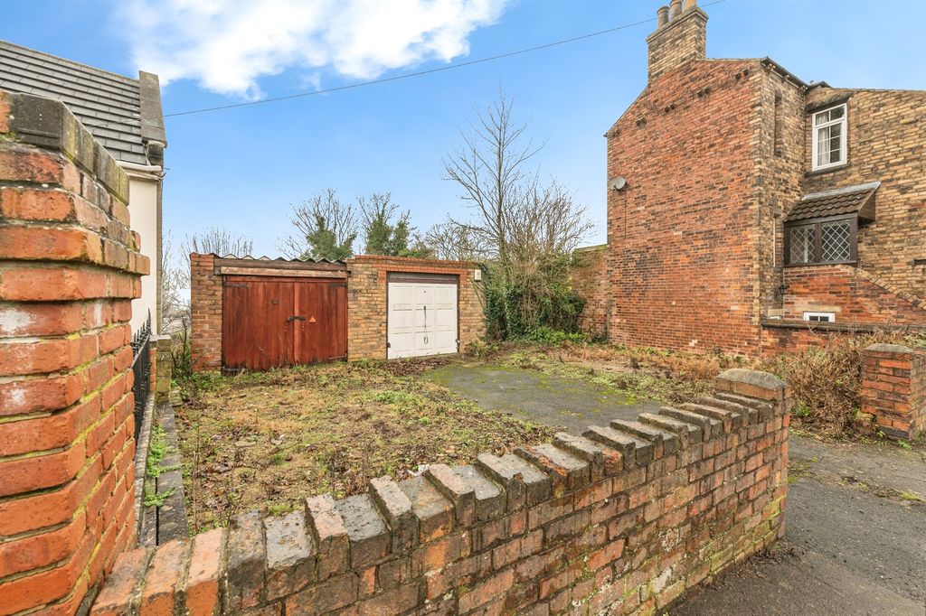 Property photo 2 of 4