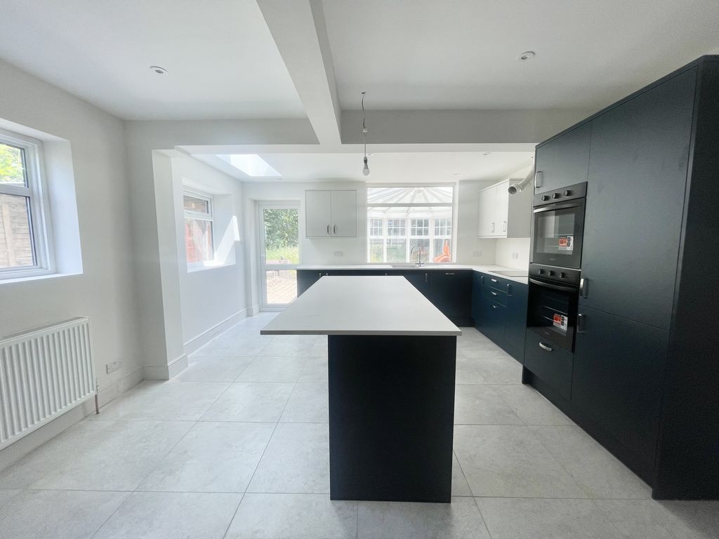 Property photo 2 of 13 Photo 4