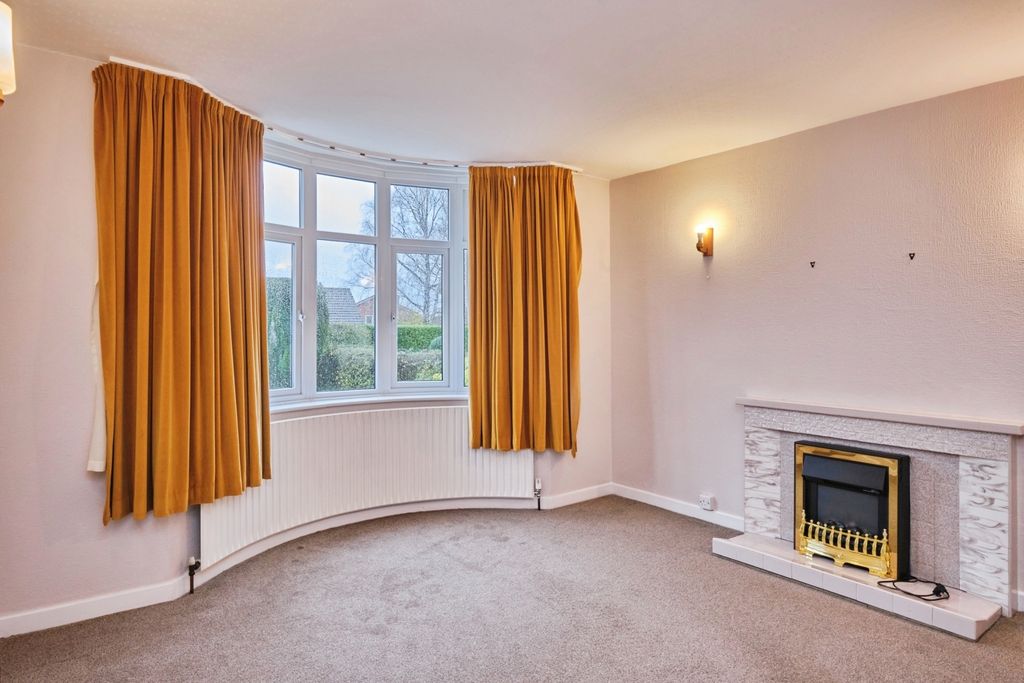 Property photo 2 of 17 Photo