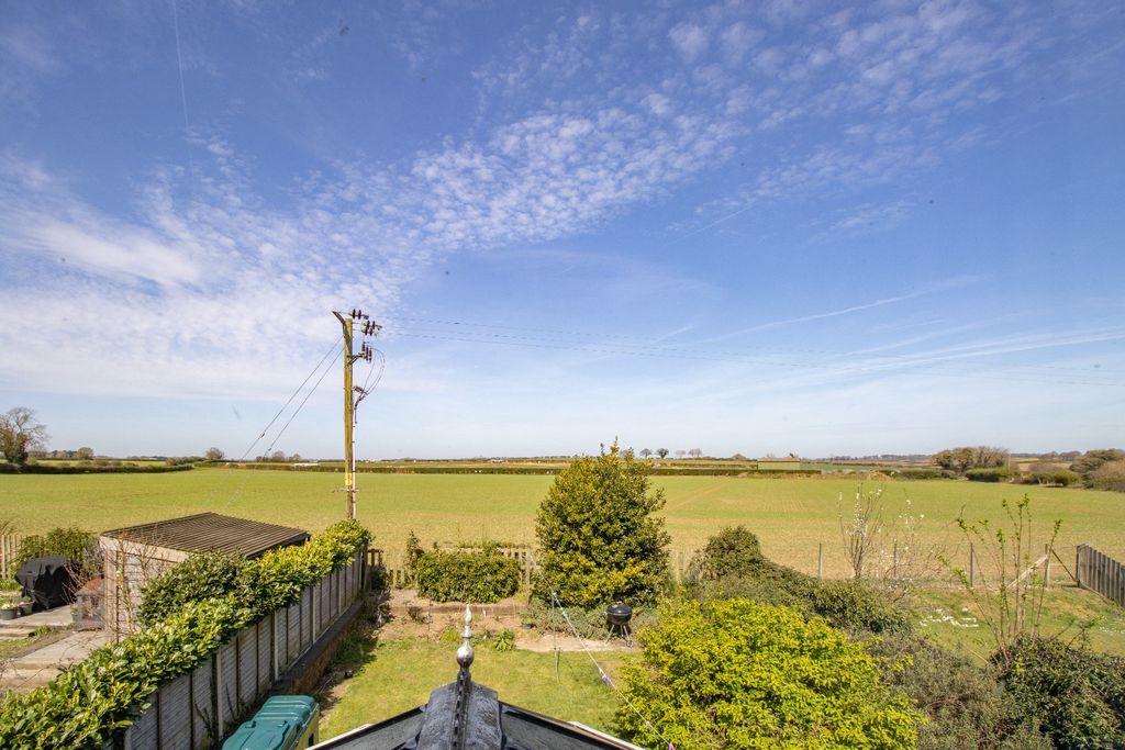 Property photo 2 of 24 4947273