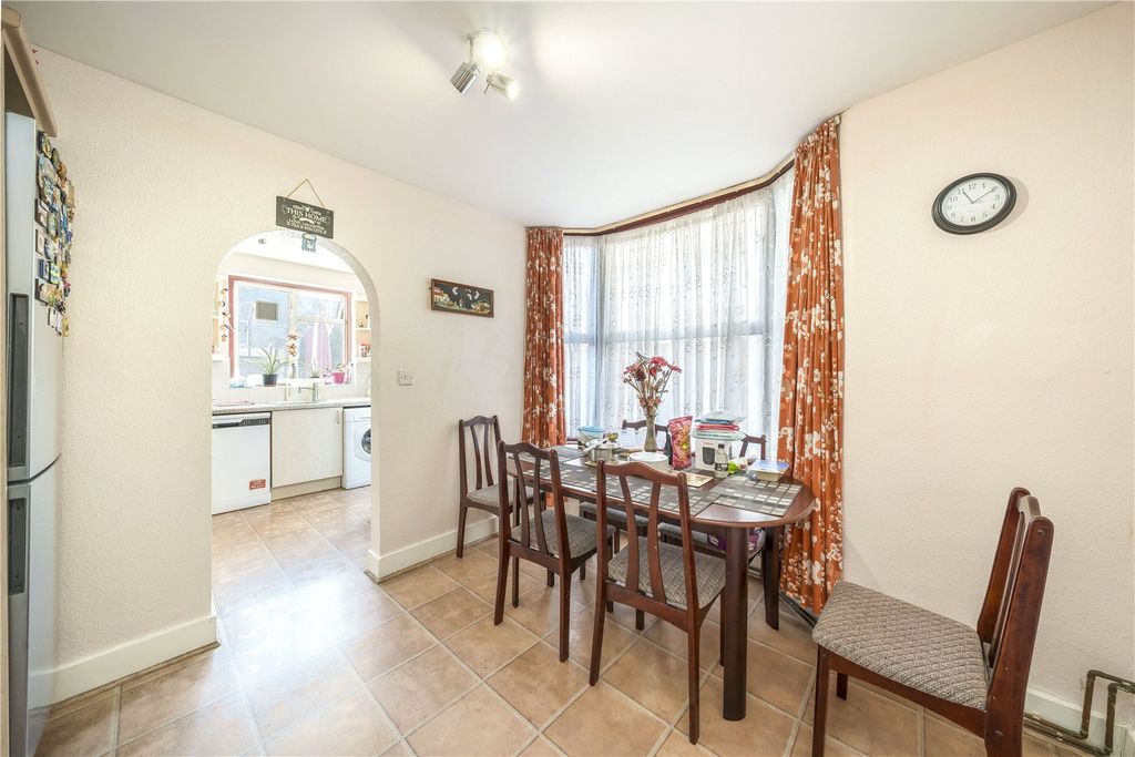 Property photo 2 of 9 Picture No. 12