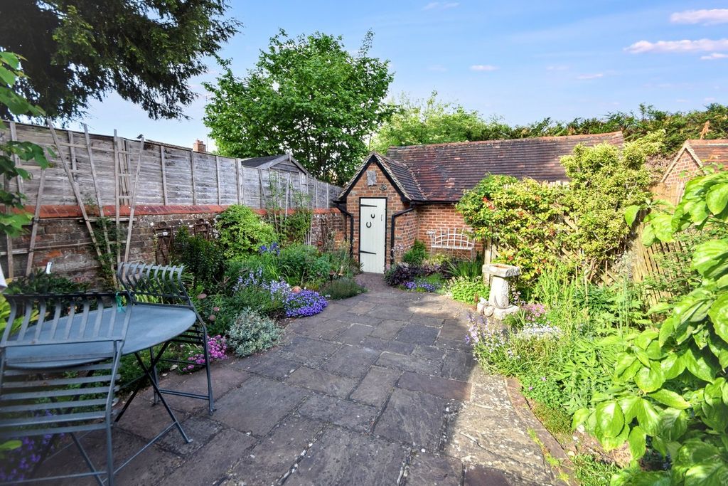 Property photo 2 of 18