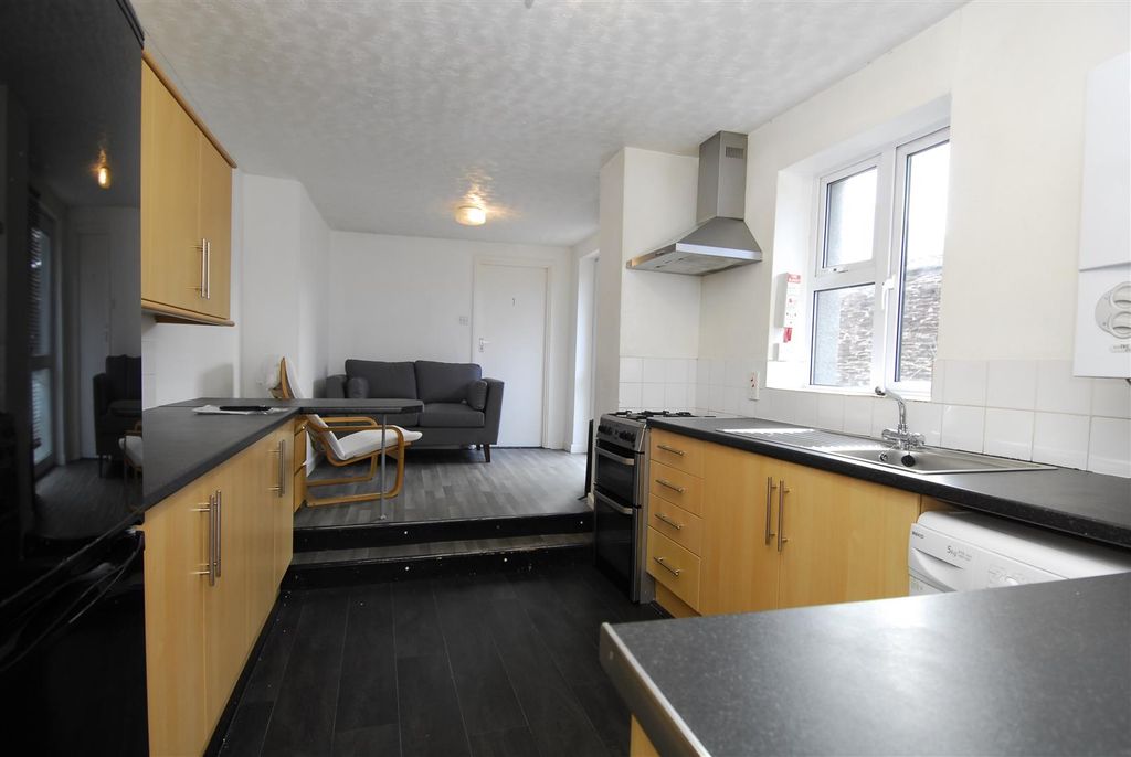 Property photo 1 of 6 13Cheltenhamplacegff003.Jpg