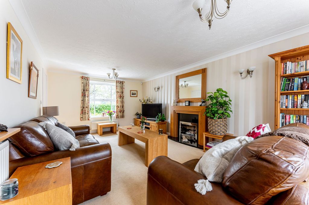 Property photo 3 of 32
