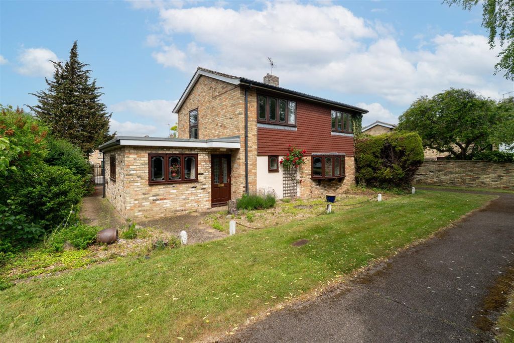 Property photo 2 of 26 4 Spring Ln, Bottisham,--24.Jpg