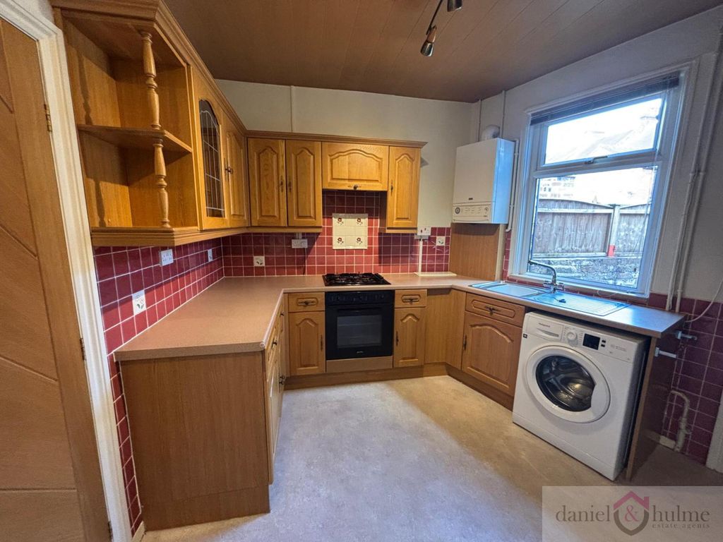 Property photo 3 of 14 5d32Da83-A4A2-4A0F-9c1B-E9E03Fcb33dc