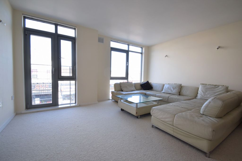 Property photo 1 of 6 Photo 01