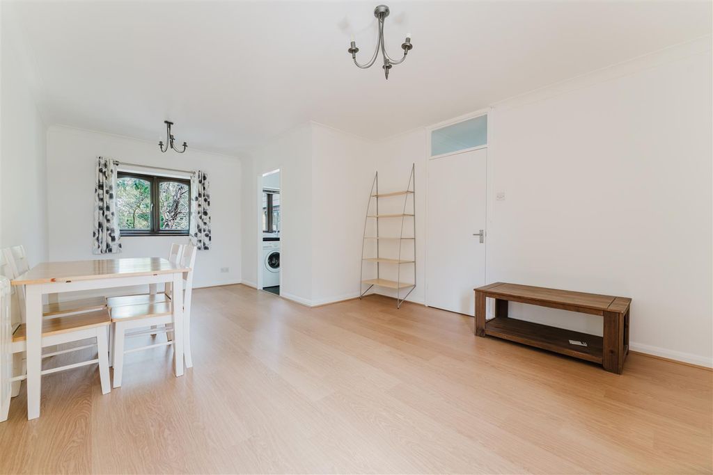 Property photo 3 of 12 10 Kipling Recp 2.Jpg