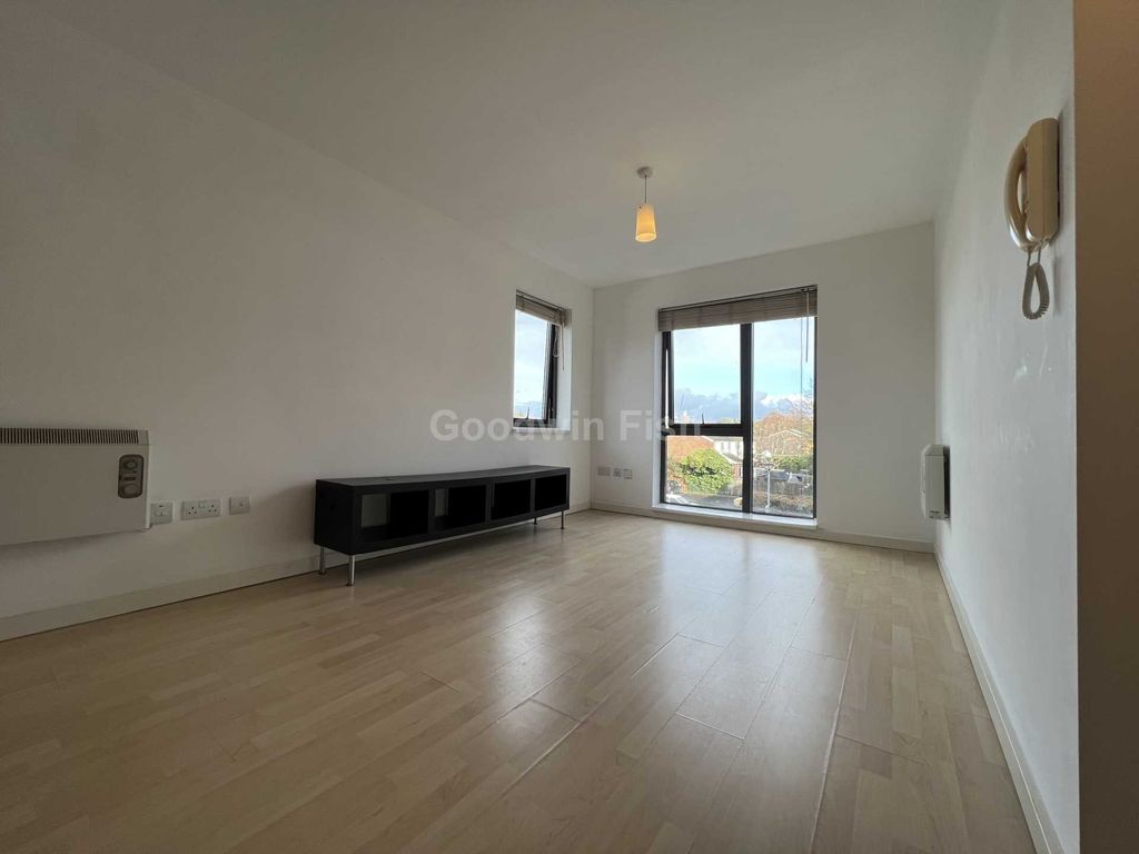 Property photo 1 of 9